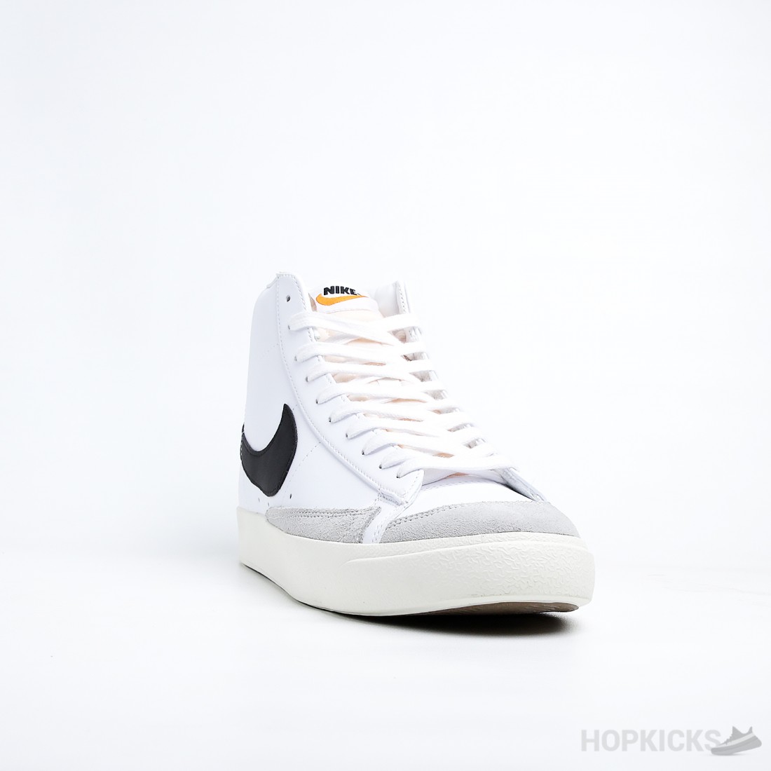 blazer mid 77 vintage white black on feet